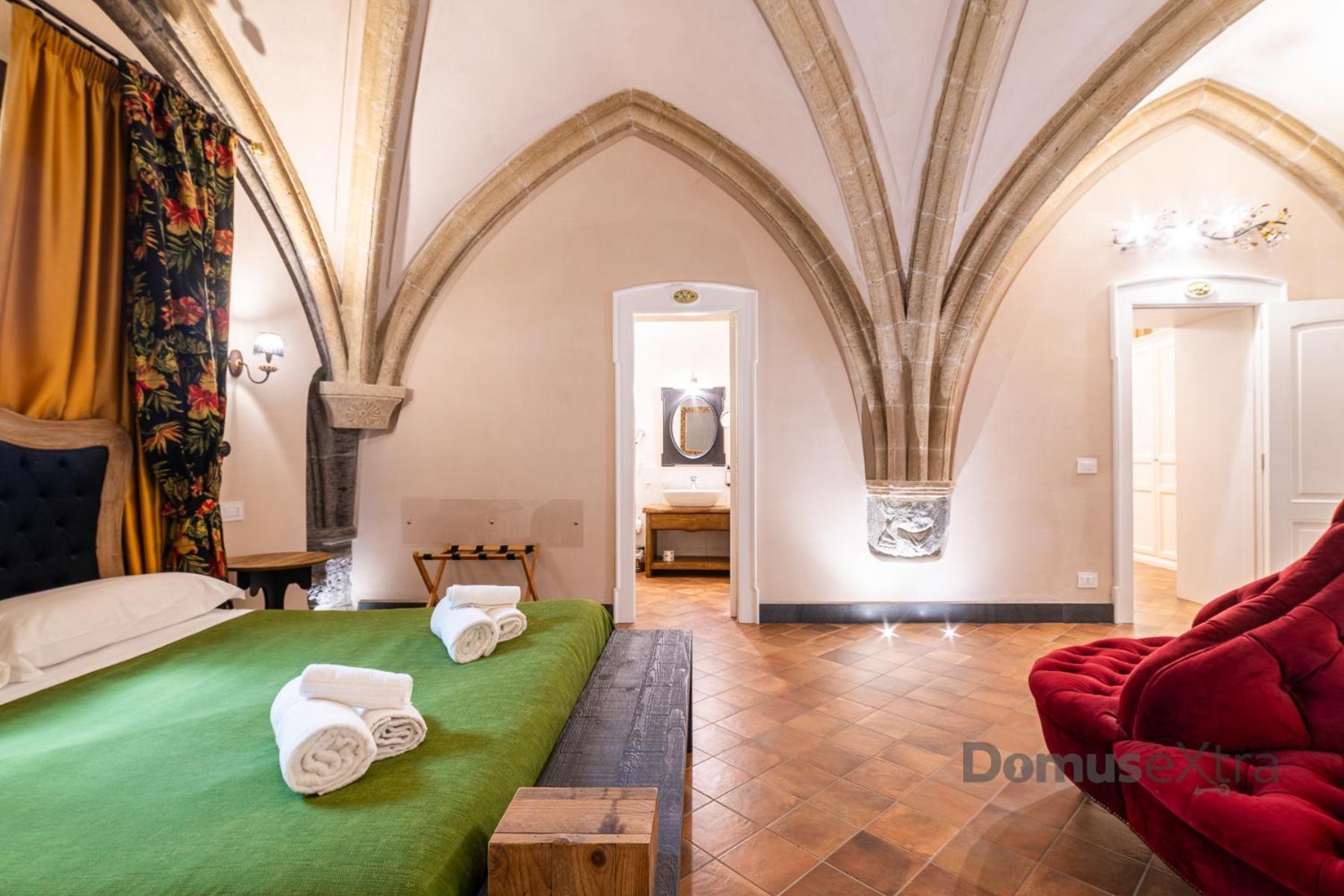 Piazza San Domenico Suite By Domusextra Наполи Екстериор снимка